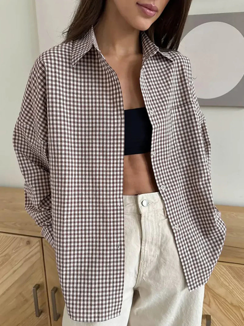 Camisa versátil de algodón a cuadros con solapa