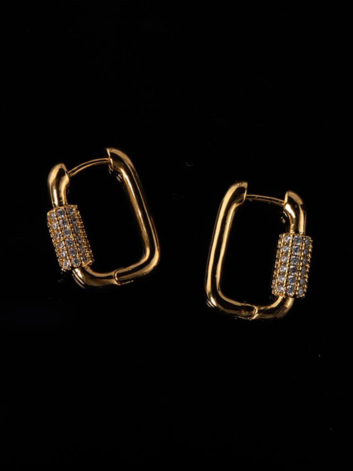 Square Chubby Diamond Earrings - LA FEMME WANDERER