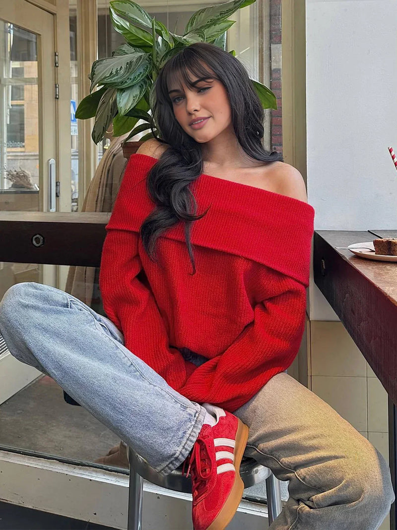 Suéter holgado con hombros descubiertos