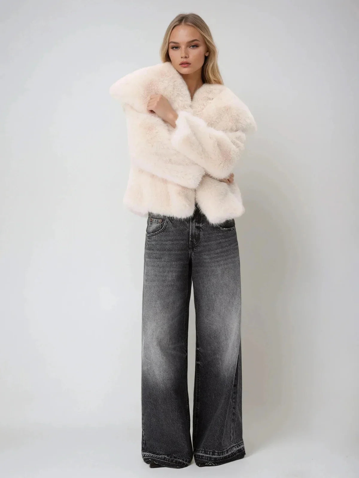 Glamorous Creamy Faux Fur Coat - LA FEMME WANDERER
