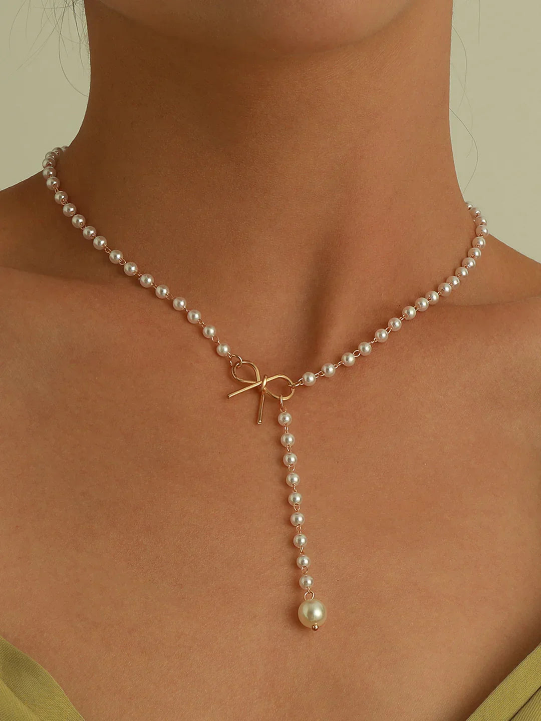 Elegant Bow and Pearl Pendant Necklace - LA FEMME WANDERER