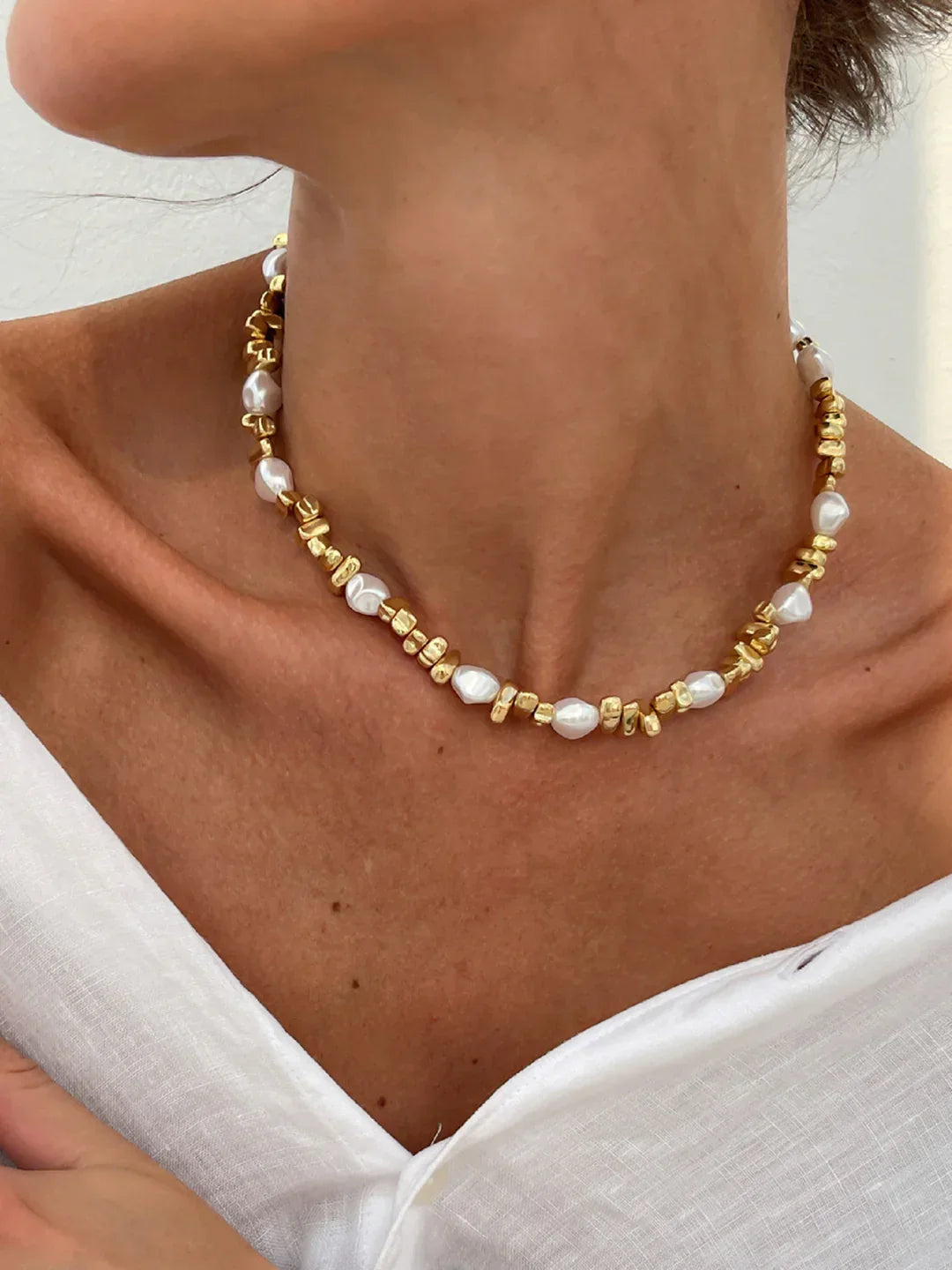 Delicate Pearl Gold Choker Necklace - LA FEMME WANDERER