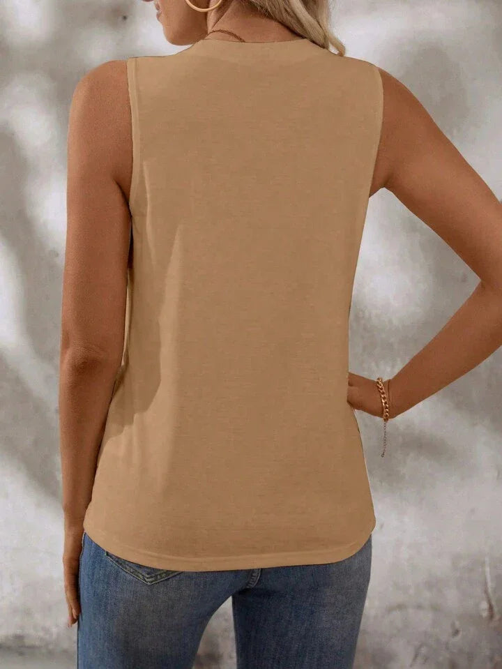 Solid Color Round-Neck Pleated Casual Tank Top - LA FEMME WANDERER