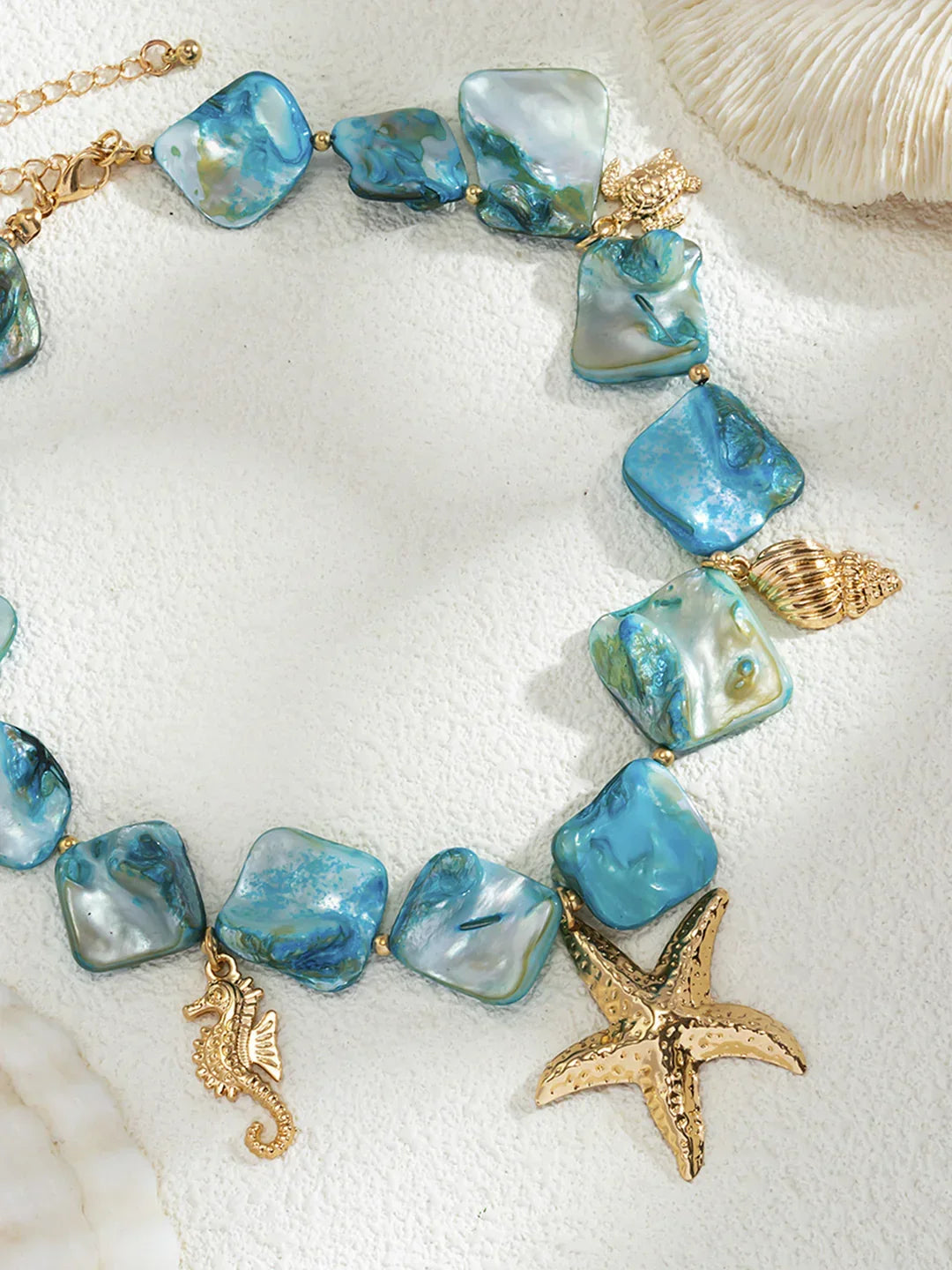Ocean-Inspired Shell and Starfish Necklace - LA FEMME WANDERER