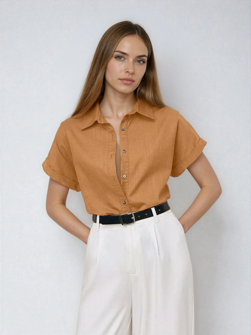 Camisa informal de cuello abierto al frente con botones al frente, corte clásico