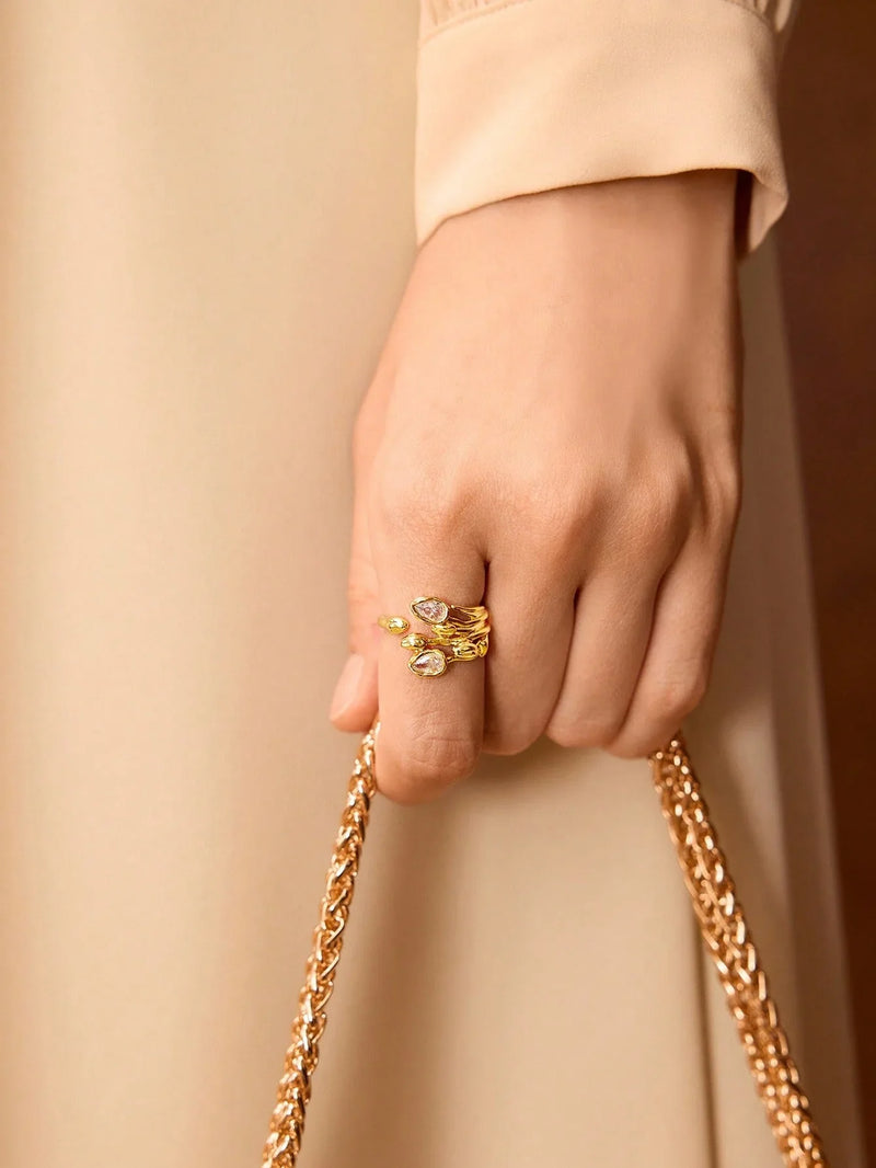 Anillo de tulipán chapado en oro de 18 quilates con diamantes de imitación Glamour