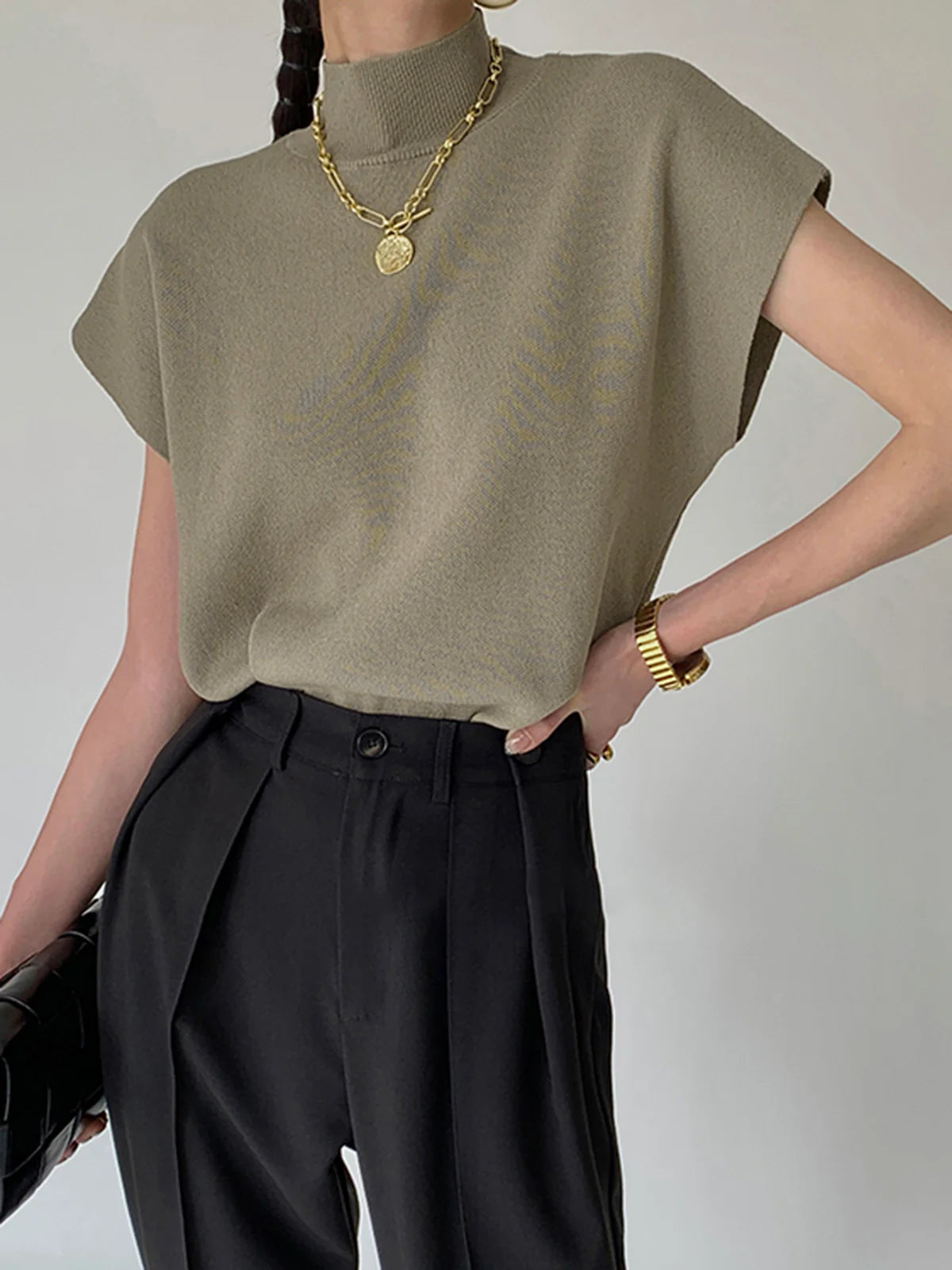 Leisurely Solid Pullover Sweater Vest - LA FEMME WANDERER