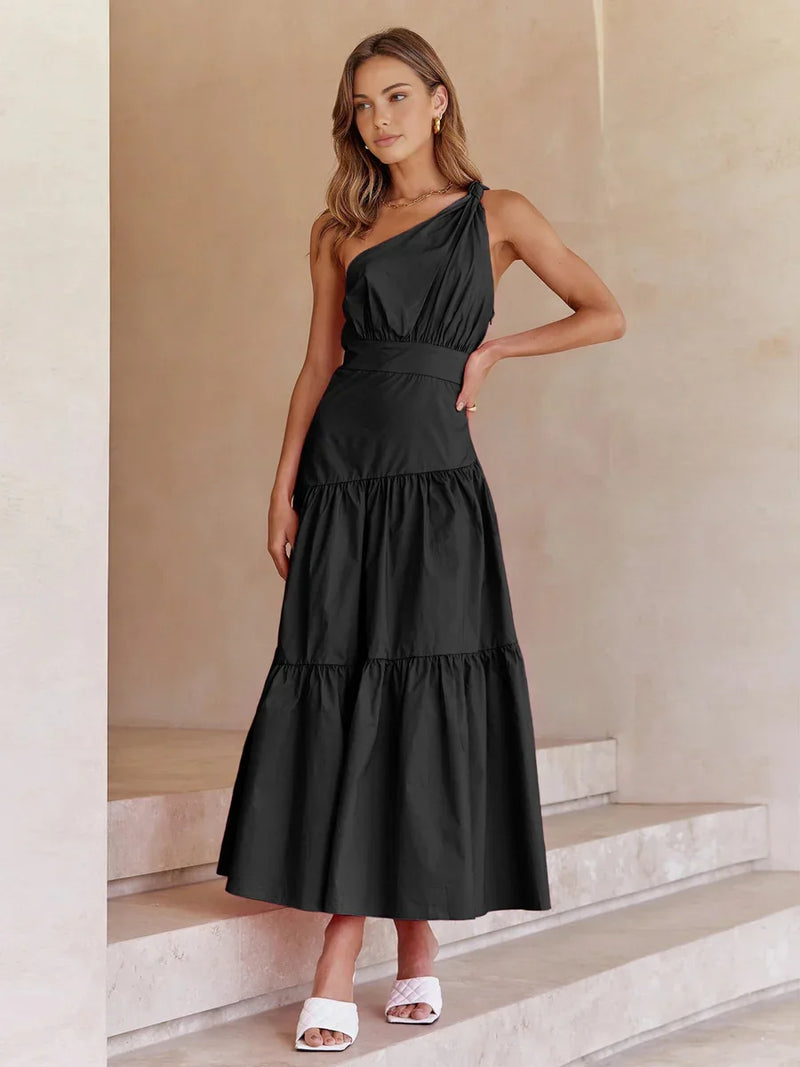 Vestido midi anudado con hombros asimétricos