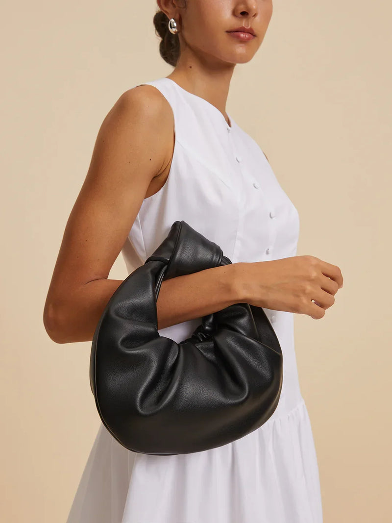 Bolso fruncido con nudo en forma de media luna a juego