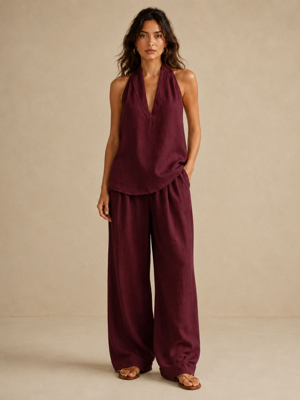 Conjunto de top estilo halter y pantalones de pierna ancha de estilo elegante